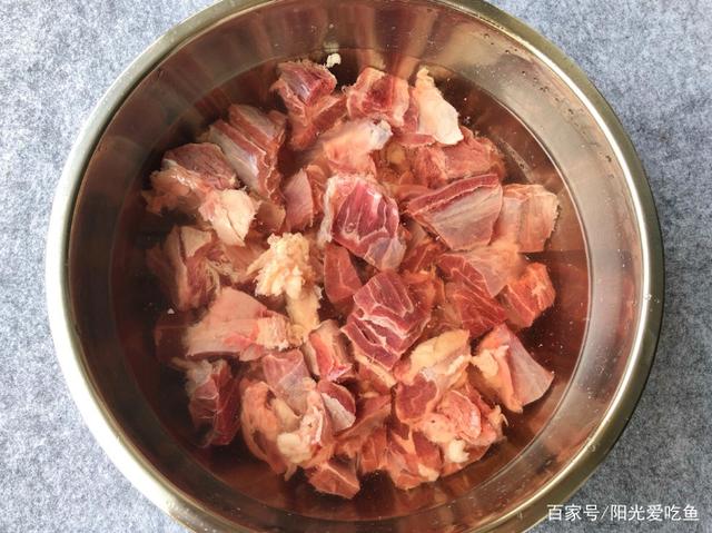 怎样运用慢炖技巧做出家常味牛肉