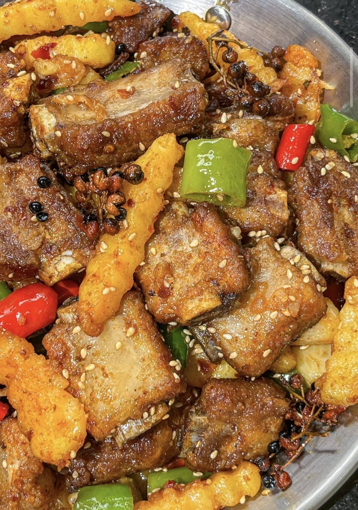如何利用香料提升火锅干锅的风味