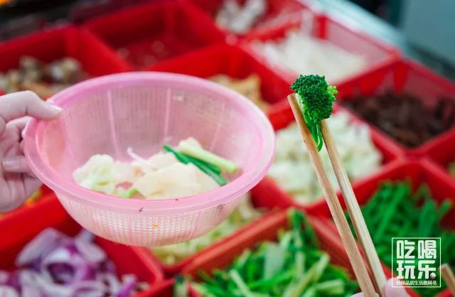 如何巧妙运用意大利面制作沙锅饭