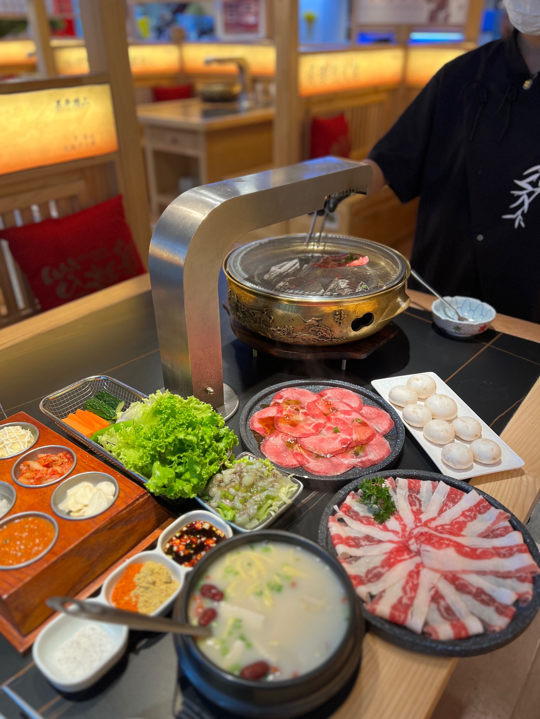 如何用炭火烧烤汉堡达到最佳效果