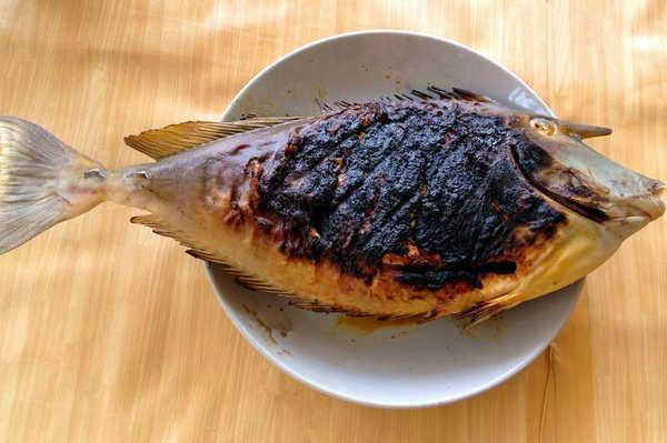 烧烤时如何避免食材被烤糊